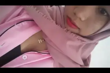 Bokep Jilbab Tante Yona Colmek Super Mantap Kost poster