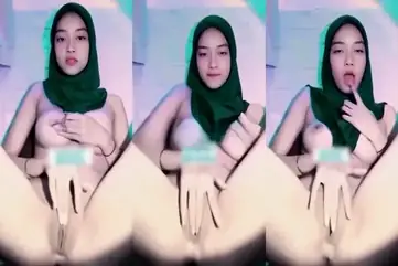 Sarah Cantik Colmek Basah Gaya Solo Intens Viral Hot poster
